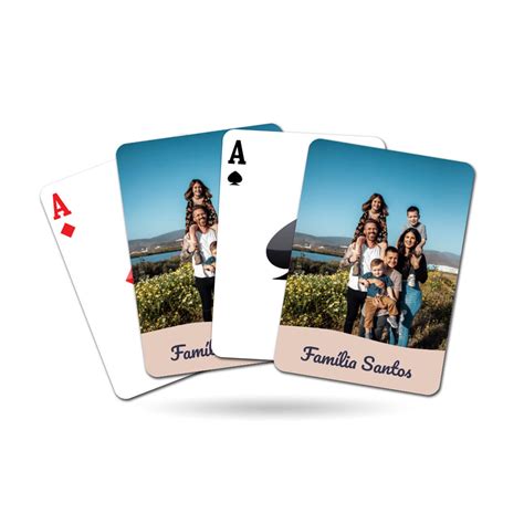 Baralho de cartas personalizado  UNO é jogado com 2 ou mais jogadores e um baralho de cartas personalizado e simplificado