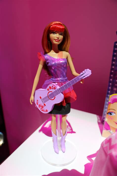 Barbie rock'n royals doll 8 inches