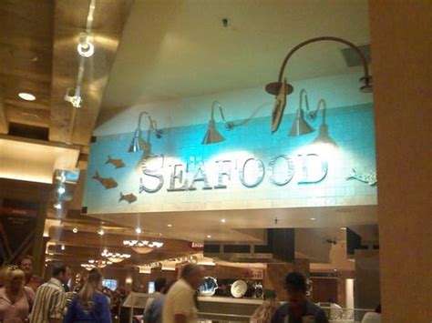 Barona buffet closed  Large variety of Chinese, Japanese, and American food