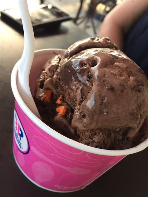 Baskin robbins knoxville tn  Baskin-Robbins, the world's largest chain of ice cream specialty shops, has created more than 1,000 different ice cream flavors and a variety of delicious treats