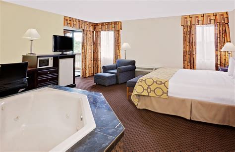 Battle creek mi hotel rooms  We are located near I-94 and State Highway 66 less than 10 minutes away from the entertainment of The Firekeepers Casino and Binder Park Zoo