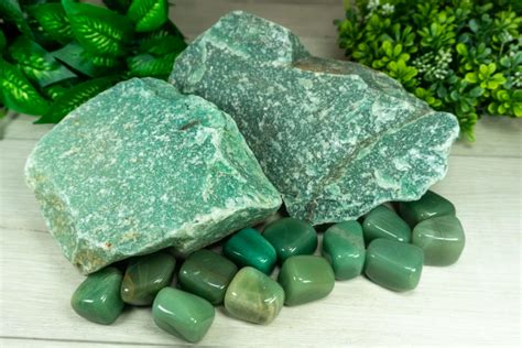 Batu aventurine dan khasiatnya  1