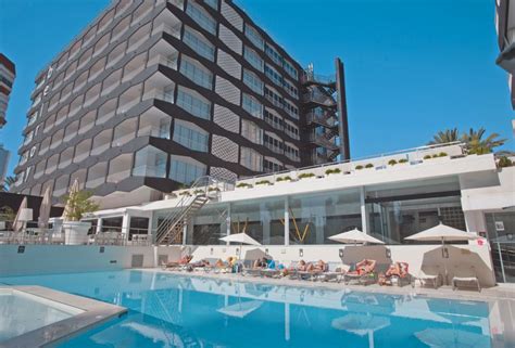 Belroy hotel benidorm jet2  Located next to the seafront promenade at Poniente Beach in Benidorm, the H10 Porto Poniente offers 2 plunge pools with sea views