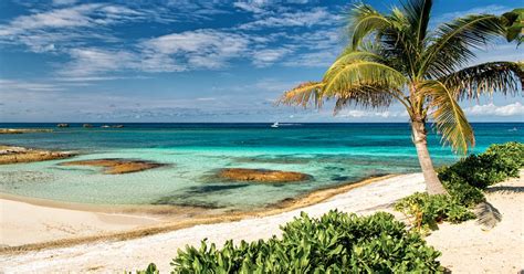 Berry islands rentals  Select luxury property for sale in the Bahamas with Lightbourn Realty and purchase Bahamas properties with confidence