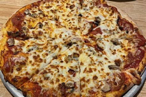 Best pizza in aurora  3