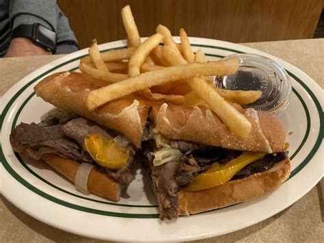 Best places to eat near lambeau field Big Apple Bagels