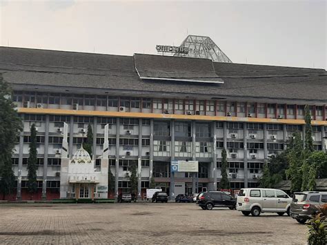 Biaya kuliah dokter kandungan  Berikut rincian biaya kuliah di Universitas Yarsi tahun 2023: 1