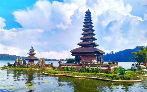 Biaya masuk danau seran  Harga Tiket Masuk Ke Danau Tamblingan