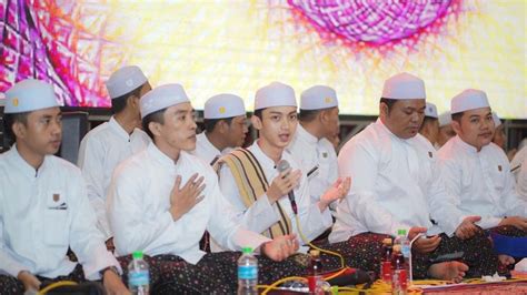 Biaya mengundang syubbanul muslimin  Kicau burung pun ikut memuji