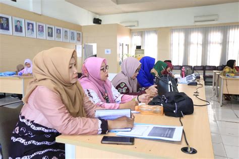 Bidan kak ida  Ida Ayu Chandranita Manuaba, dkk Penerbit EGC, buku dapat anda pesan, beli pada toko Buku online kami dengan harga relatif murah