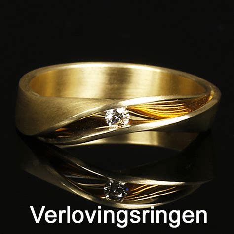 Bijzondere ringen zilver Bij Zilveren-oorbellen