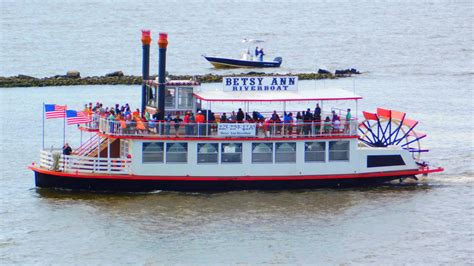 Biloxi boat cruises  Sites with bands: Bay St