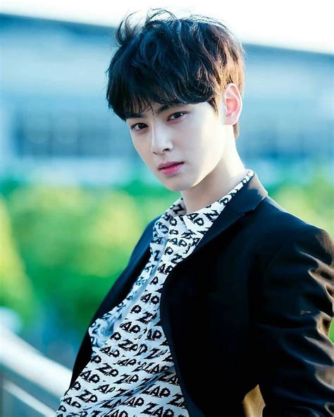 Biodata astro  [1] He debuted as the leader of the South Korean boy group Astro on February 23, 2016, under the label Fantagio