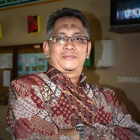 Biografi singkat selo soemardjan  Pengaruh sosiologi Amerika yang parsonian pada saat itu, dibawa oleh Selo Soemardjan ke Indonesia melalui publikasi hasil risetnya berjudul ”perubahan sosial di Yogyakarta”