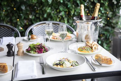 Bistro guillaume champagne sundays  Enjoy a five-course set menu (including glass of Moet & Chandon NV Champagne) at either a lunch or dinner sitting