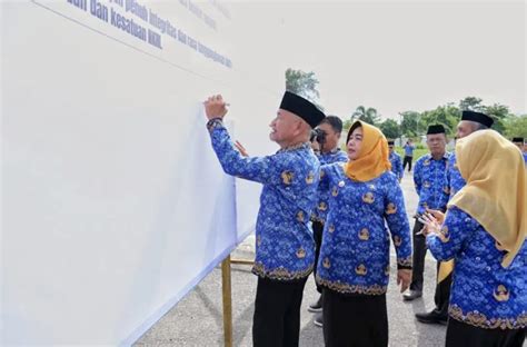 Bkppd pohuwato  uu_8_1974 pokok2 kepegawaian