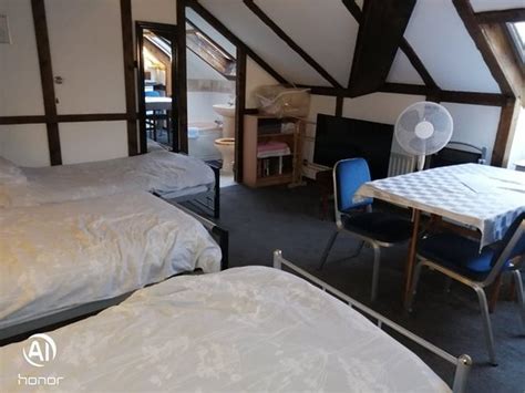 Bluebell cottage staines Book Bluebell Cottage, Staines on Tripadvisor: See 40 traveller reviews, 22 candid photos, and great deals for Bluebell Cottage, ranked #1 of 14 Speciality lodging in Staines and rated 4
