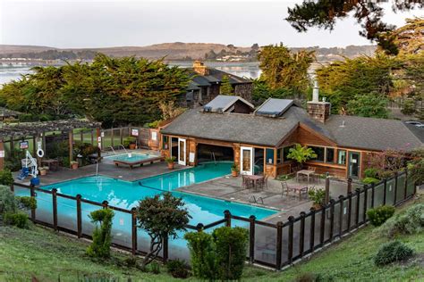 Bodega bay inn hotel  If you’re the type that wants to be surrounded by nature, Bodega Harbor Inn is an idyllic getaway