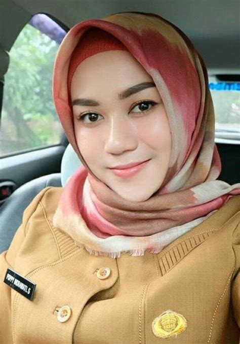 Bokep jilbab saem gf  streaming bokep Ngentot Jilbab Cantik Putih