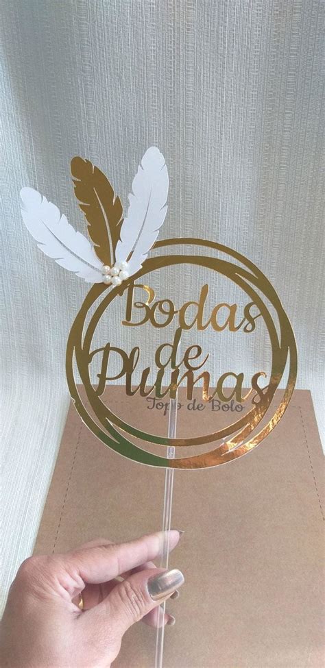 Bolo bodas de plumas Se vocês são daqueles casais que tudo é motivo para comemoração e não querem deixar a celebração apenas para as bodas de casamento anos, confira a lista abaixo com o nome das bodas de casamento meses