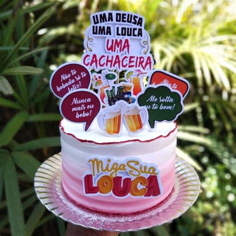 Bolo tema amiga cachaceira  #doce #docecarollina #amoga #bolomeme #boloamiga #bolocachaca #bolos #bolobebida #boloboteco #bolocerveja #umadeusa #umadeusaumaloucaumafeiticeira