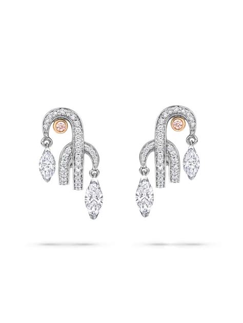 Boodles secret garden jewellery  The total weight of diamonds is approximately 1