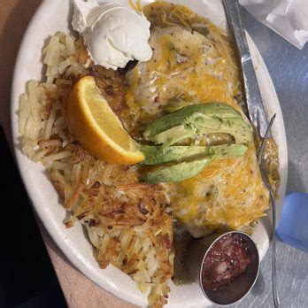 Breakfast in silverthorne  The hotel offers an indoor pool and room service and free WiFi