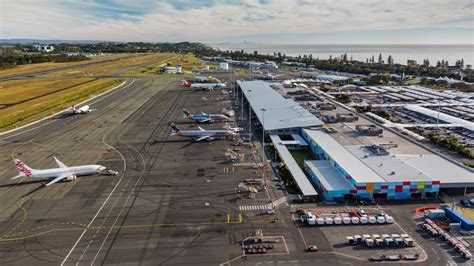 Brisbane airport to gold coast taxi fare  Passengers can expect to pay $45 - $55 (one way for a trip from the airport to Brisbane City)