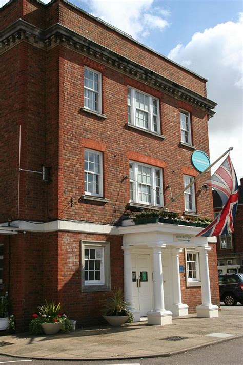 Broadway hotel letchworth ukThe Broadway Hotel is situated in Letchworth and has a terrace, bar and restaurant