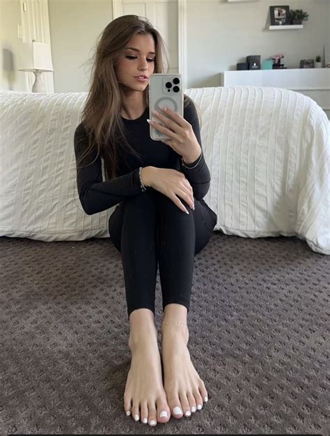 Brooke monk feet  She celebrates her birthday every year on 31 January