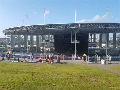 Budweiser stage lawn review  This is a smaller venue, so there aren't the huge crowds entering or exiting