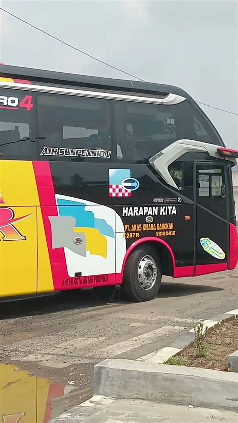 Bus harapan kita jember cirebon  Jalan Dharmawangsa Nomor 1, Dusun Krajan, Desa Kaliwining, Kecamatan Rambipuji, Kabupaten Jember, Provinsi Jawa Timur, Kodepos 68152 Indonesia