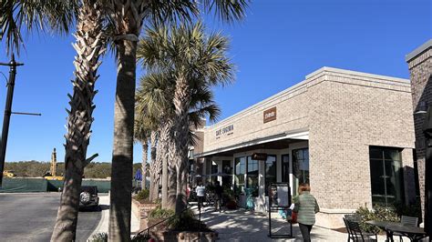Cafe eugenia kiawah  Iconic seafood restaurant committed to using locally caught, sustainable fish and shellfish