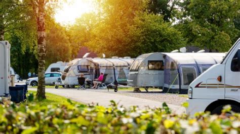 Campsites in castleton Find the best camping pods in Castleton, White Peak