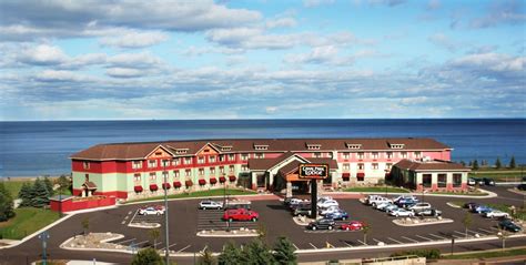 Canal park lodge duluth mn 13 miles away 