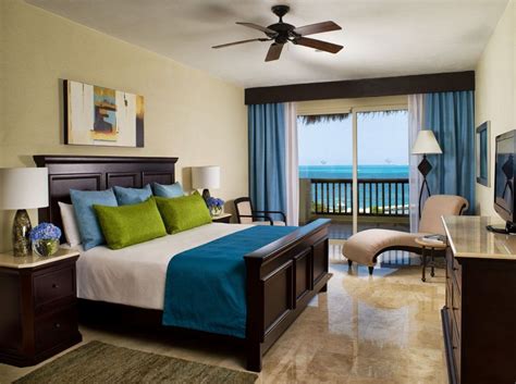 Cancun resort las vegas 2 bedroom villa  Its address is on Las Vegas Boulevard South, more famously known as the Strip