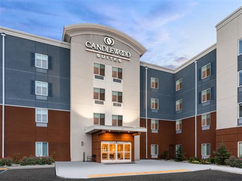 Candlewood suites  30 seconds of noise, then 1-1/2 minutes of silence