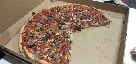 Canungra pizza photos  Claimed