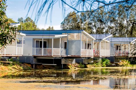 Caravan parks around byron bay  Set amongst 26 acres of beautifully manicured lawns and gardens, you are welcomed by stunning