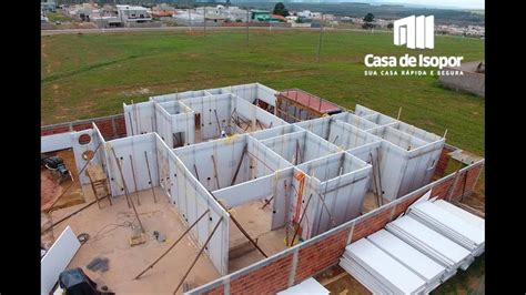 Casas pré-fabricadas de isopor preço A empresa de bricolage e decoração BAUHAUS - que tem hoje mais de 50 lojas em Espanha - lançou as suas primeiras casas pré-fabricadas no mercado, uma iniciativa que é fruto da parceira com a