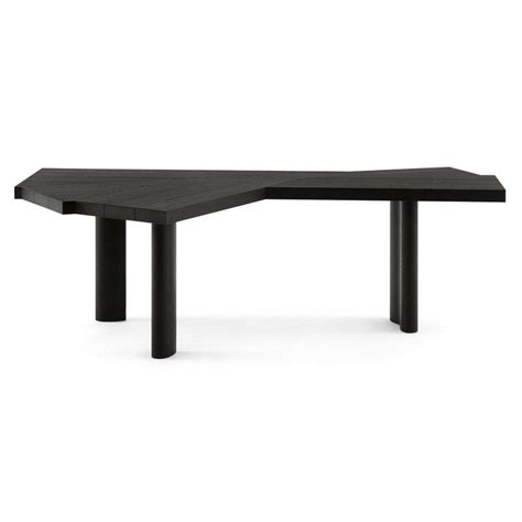 Cassina tafel  These distinctive items are frequently made of wood and are designed with extraordinary care