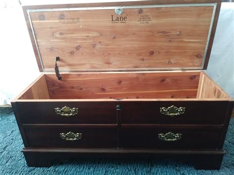 Cedar chest by lane Vtg Lane cedar chest /LOCK REMOVED is in good condition 44"x22"h x 19" 1930,s