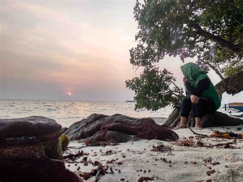 Cerbung terbaru tien kumalasari ” kata Miranti sambil mengulurkan ponselnya