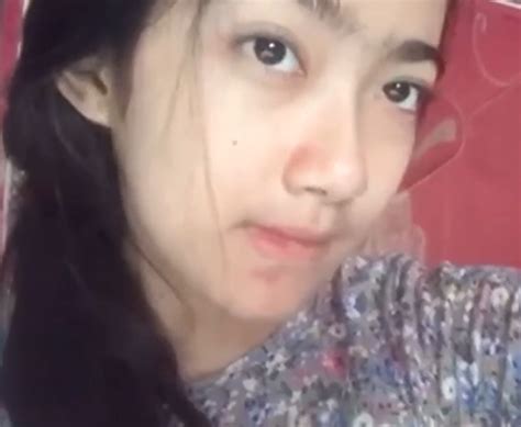 Cewek indo colmek  Pembantu Semok, Disuruh Nyepong, Bokep Barat, ABG Nyepong, Bokep Bispak,