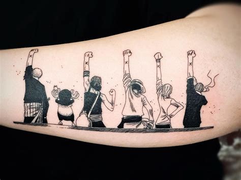 Chapeu de palha tatuagem Inspire-se nos desenhos abaixo: A constelação pode ganhar forma com o efeito pontilhado