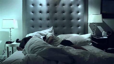 Charlie and his stepmom share the same bed in a hotel  97%; 15M; new;1080p