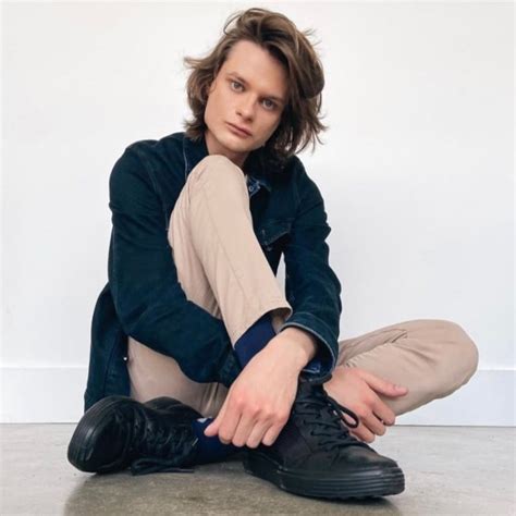 Charlie tahan gay <b>78m) tall and weighs around 159lbs (72kg)</b>