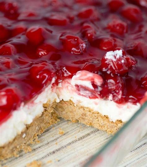 Cherry delight recipe 9x13 pan  Mix together graham cracker crumbs, melted butter, and sugar