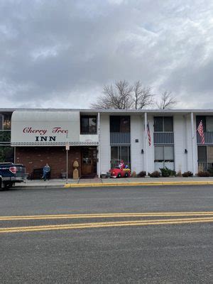 Cherry tree inn billings mt  A towering landmark in downtown Billings since 1980, our renovated hotel is a quick walk to corporate offices, government buildings and local restaurants