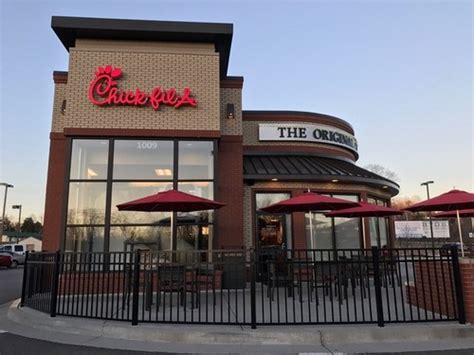 Chick fil a lenoir city tn  Working at Chick-fil-A Restaurants in Lenoir City, TN: Employee Reviews | Indeed